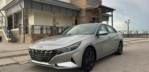 Hyundai Elantra 2022