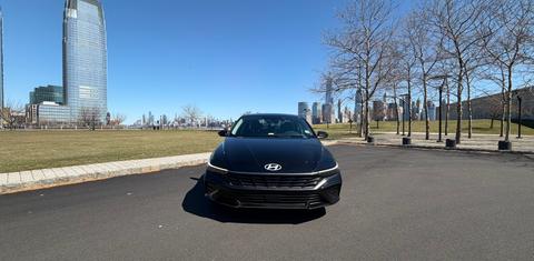 Hyundai Elantra 2024