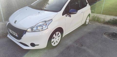 Peugeot 208 2014