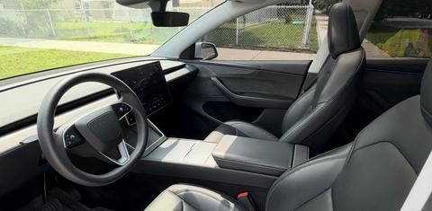 Tesla Model Y 2026