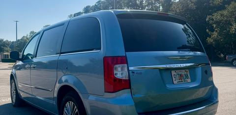 Chrysler Town & Country 2013