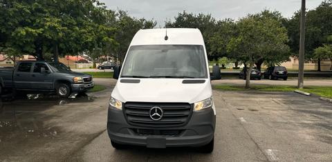 Mercedes-Benz Sprinter Crew 2024