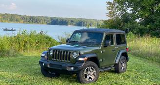 Jeep Wrangler 2021 — Car rental alternative in Grandview Heights, OH