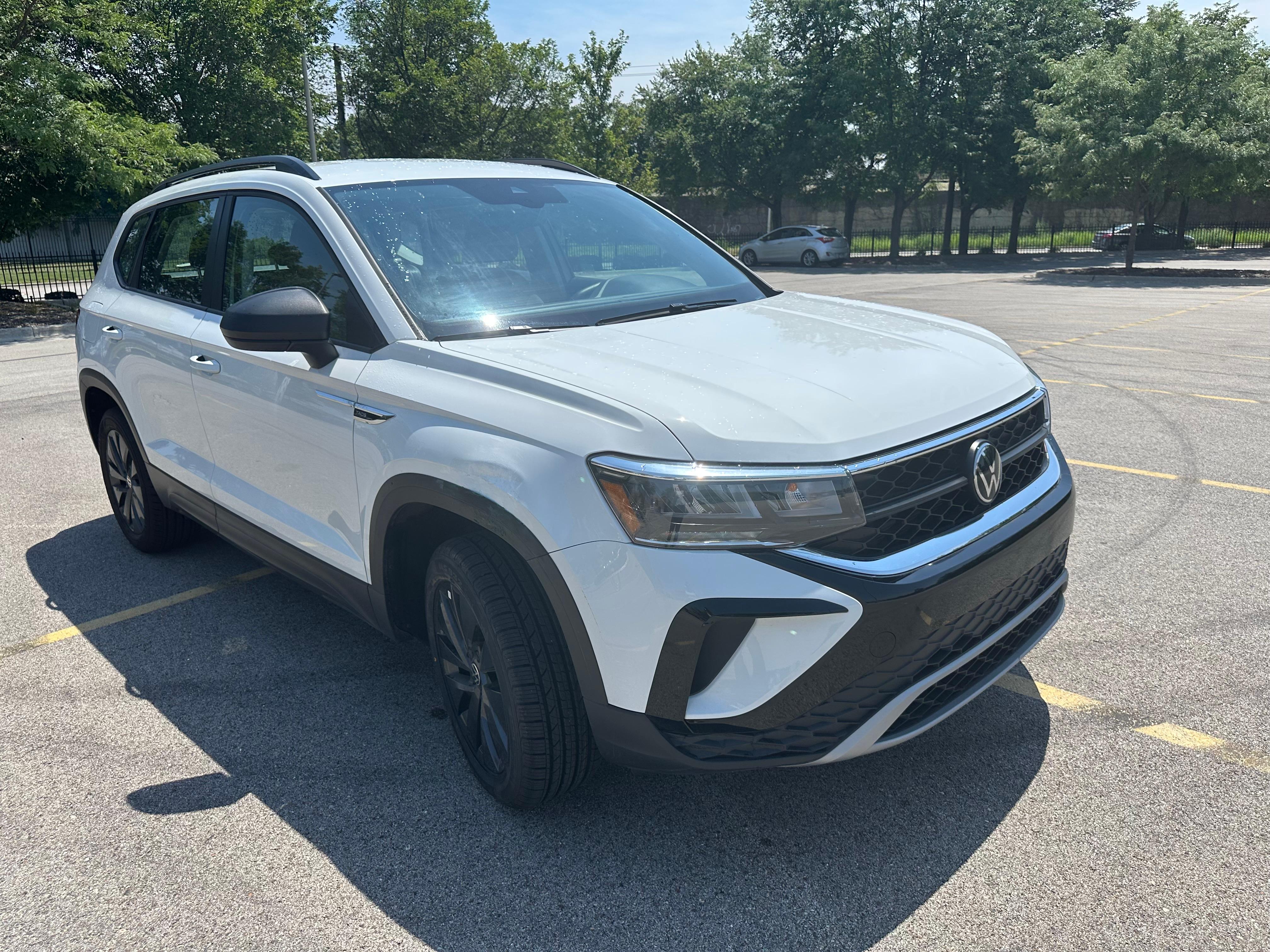 Volkswagen Taos 2024 in Chicago, IL