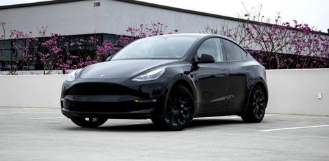 Tesla Model Y 2024