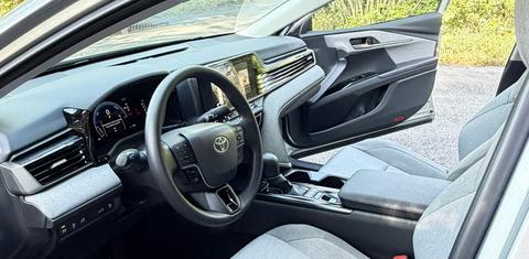 Toyota Camry Hybrid 2026