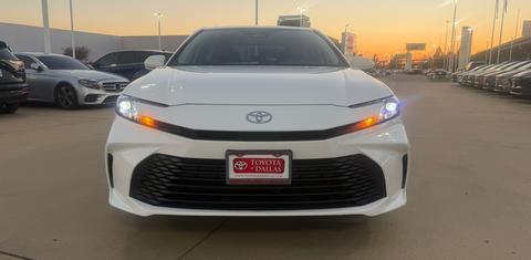 Toyota Camry Hybrid 2026