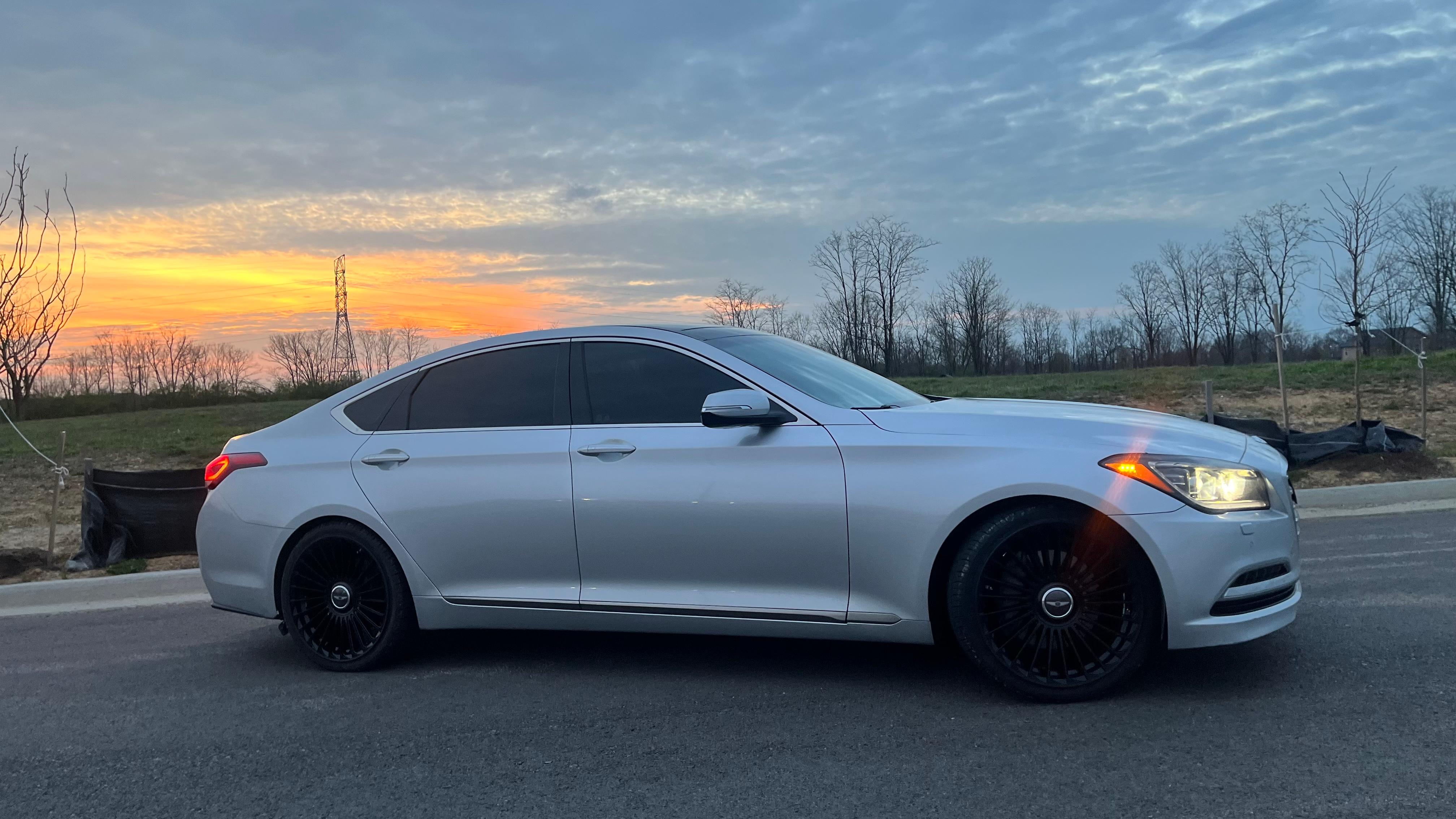Hyundai Genesis 2015 in Georgetown, KY