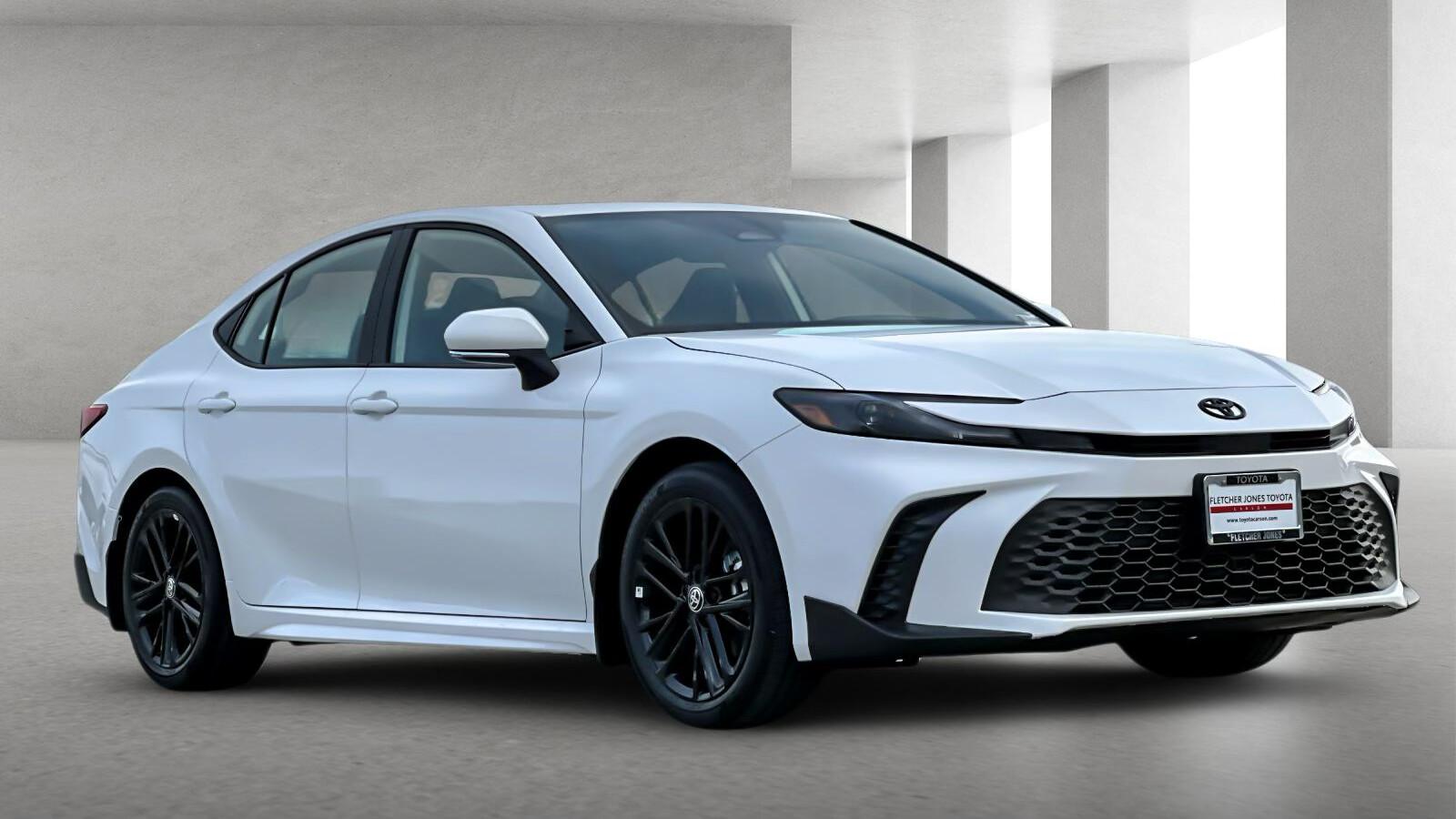 Toyota Camry Hybrid 2025 in 
