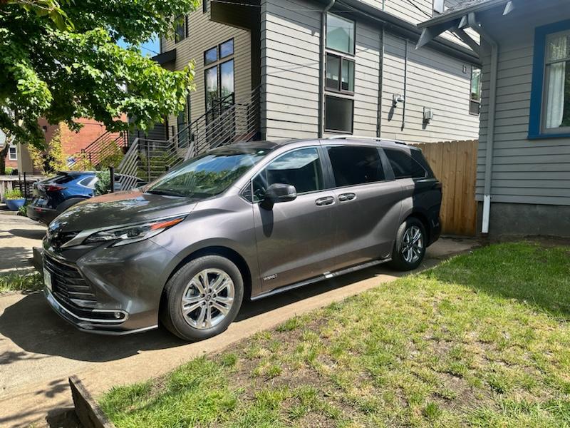 Toyota Sienna 2021 in Redmond, OR