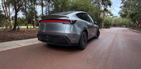 Tesla MODEL Y 2026