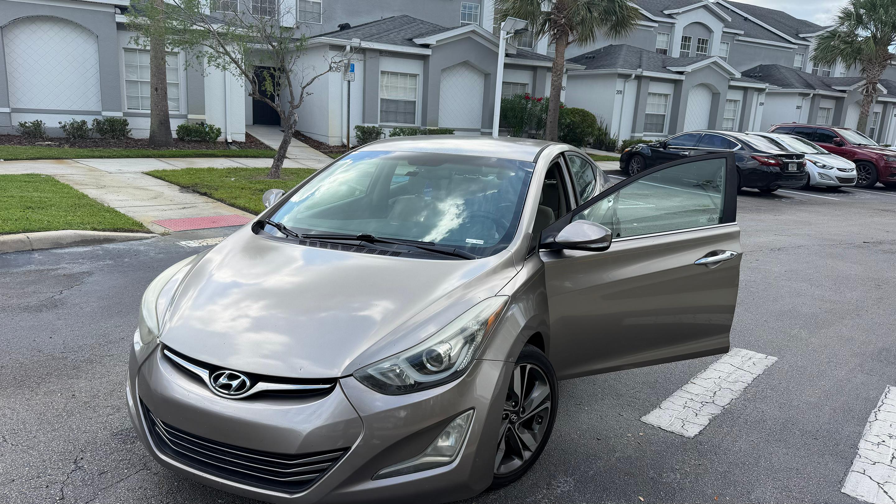 Hyundai Elantra 2014 in 