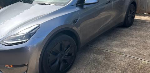 Tesla Model Y 2025