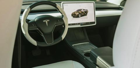 Tesla Model Y 2024