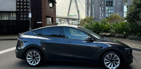 Tesla MODEL Y 2025