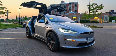 Tesla Model X 2025