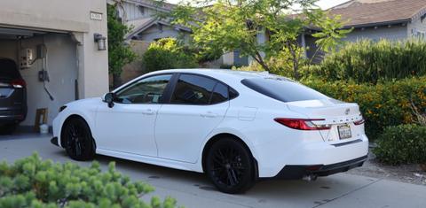 Toyota Camry Hybrid 2025