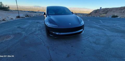 Tesla Model 3 2024
