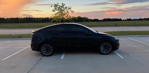 Tesla Model Y 2026
