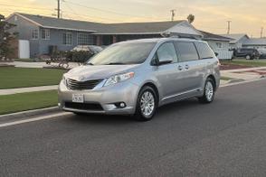 Toyota Sienna car