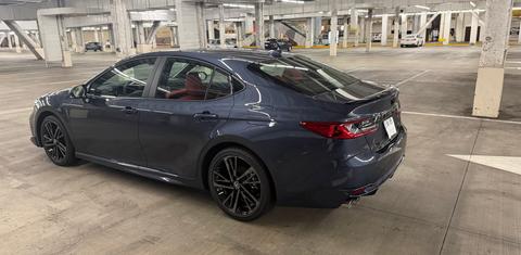 Toyota Camry Hybrid 2026