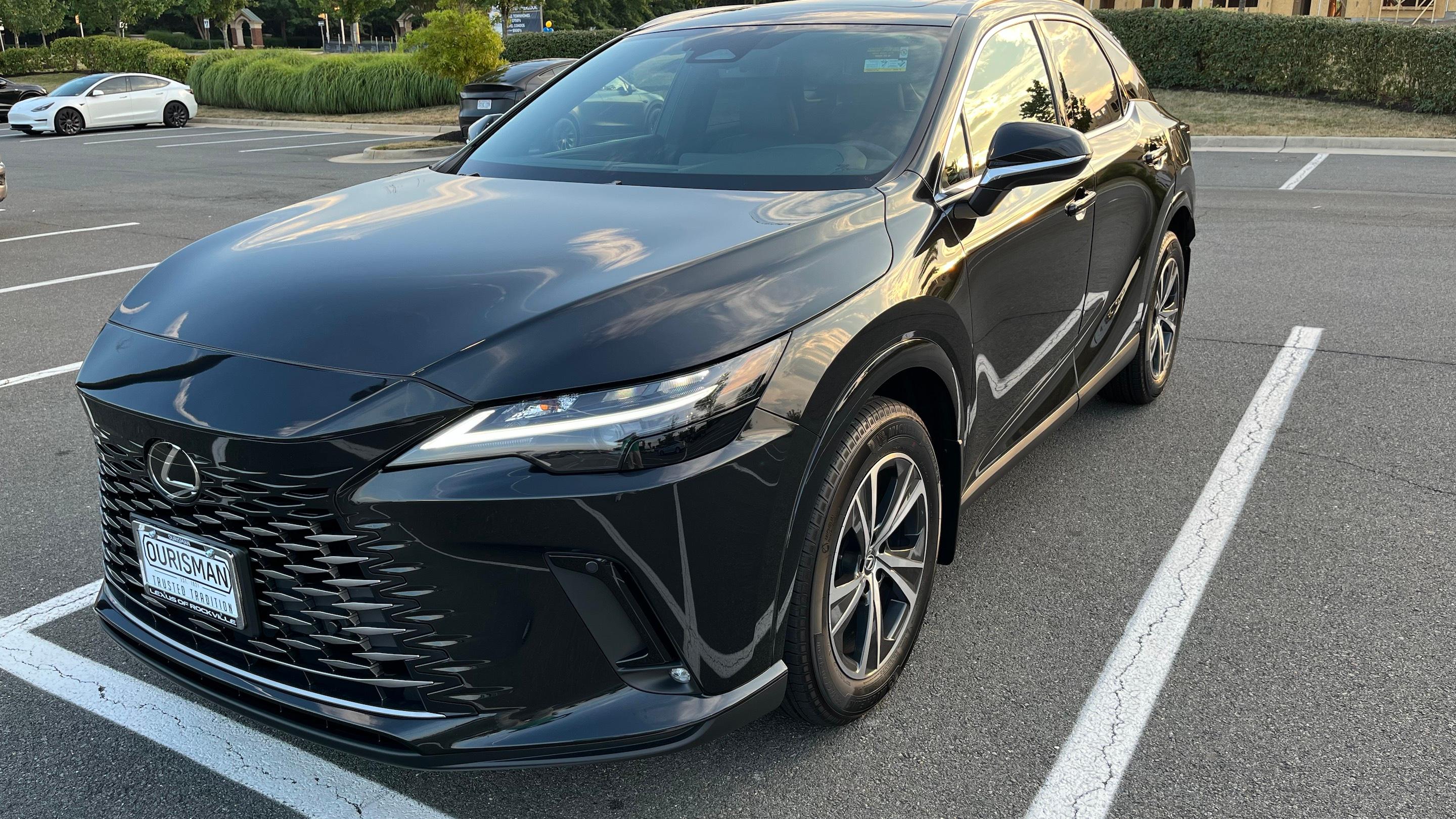 Lexus RX 2024 in Leesburg, VA