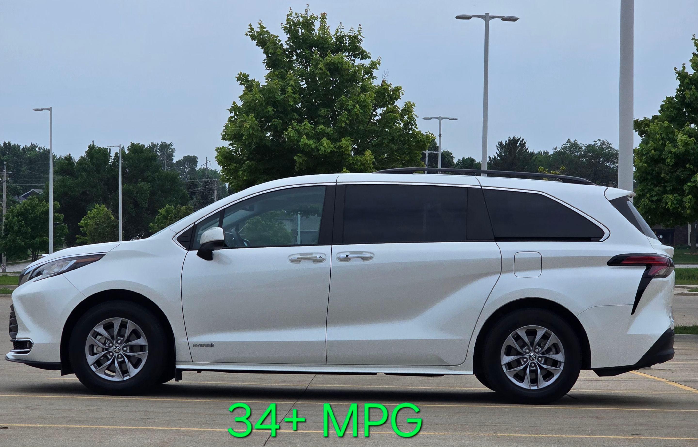 Toyota Sienna 2021 in West Des Moines, IA