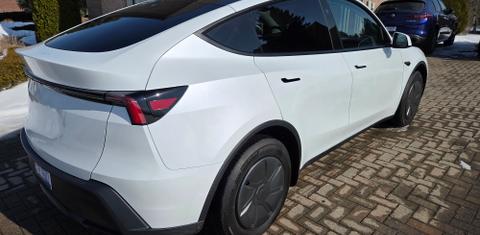 Tesla Model Y 2026
