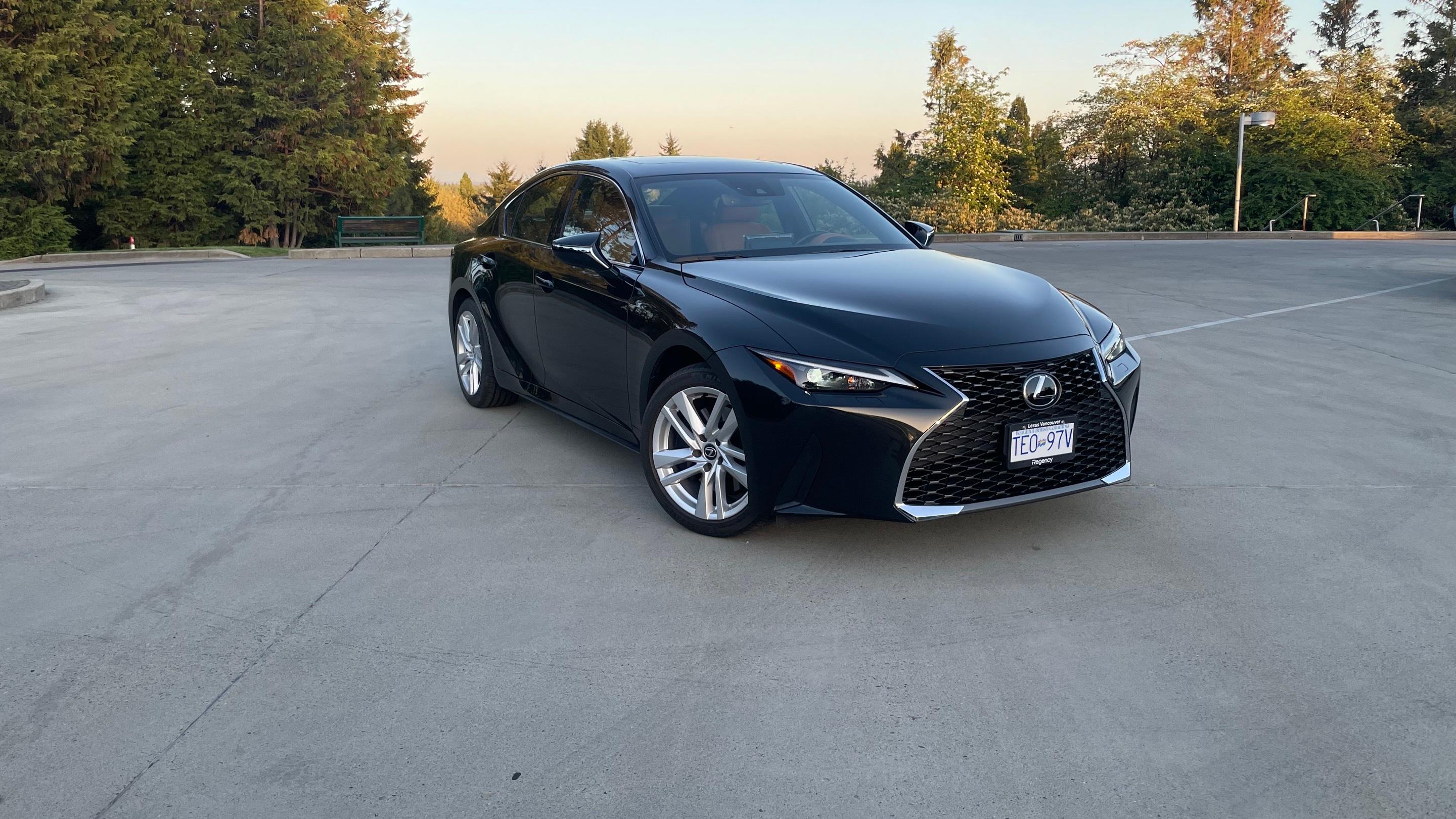 Lexus IS 2023 in Richmond, BC