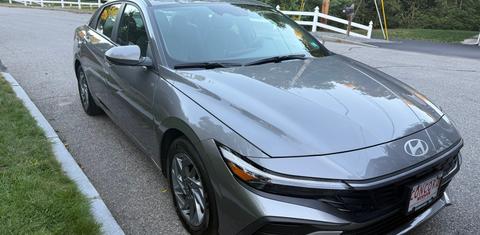 Hyundai Elantra 2024
