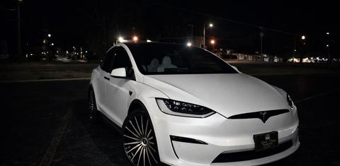 Tesla Model X 2022