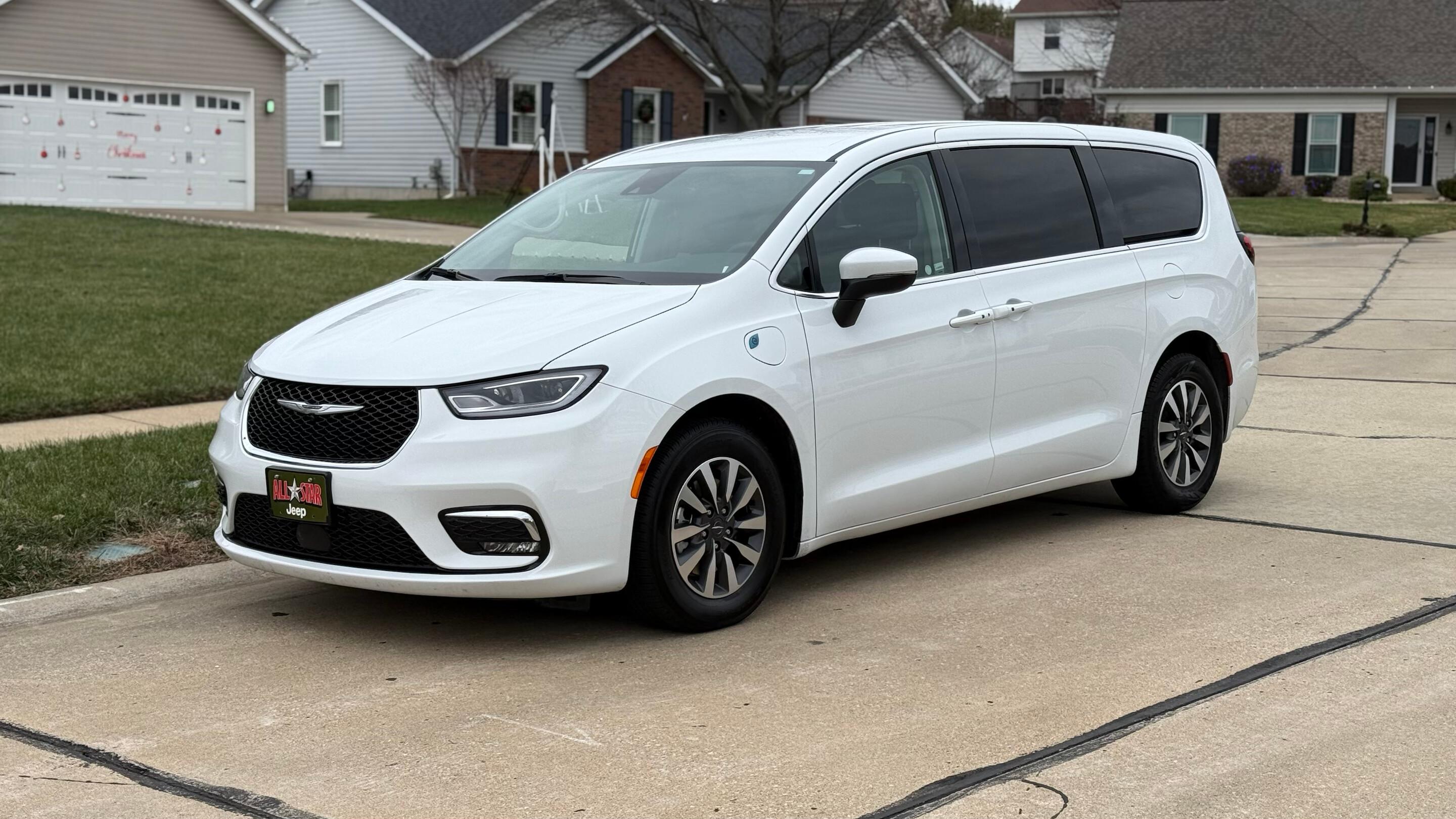 Chrysler Pacifica 2023 in Saint Ann, MO