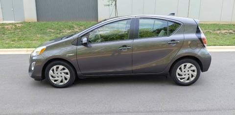 Toyota Prius c 2015