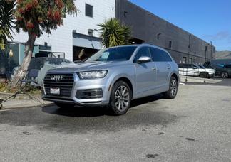 Audi Q7 car