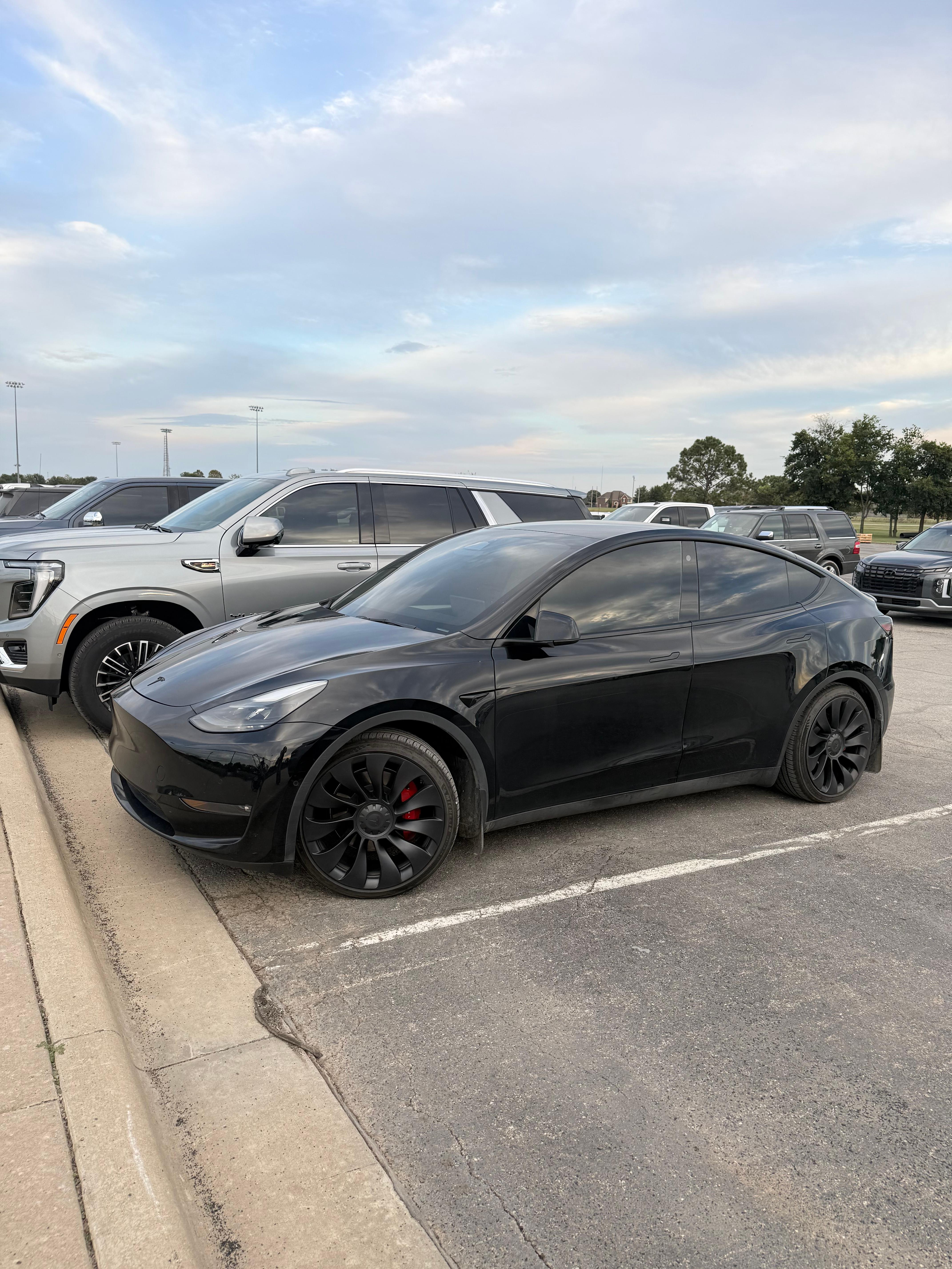 Tesla Model Y 2022 in Broken Arrow, OK