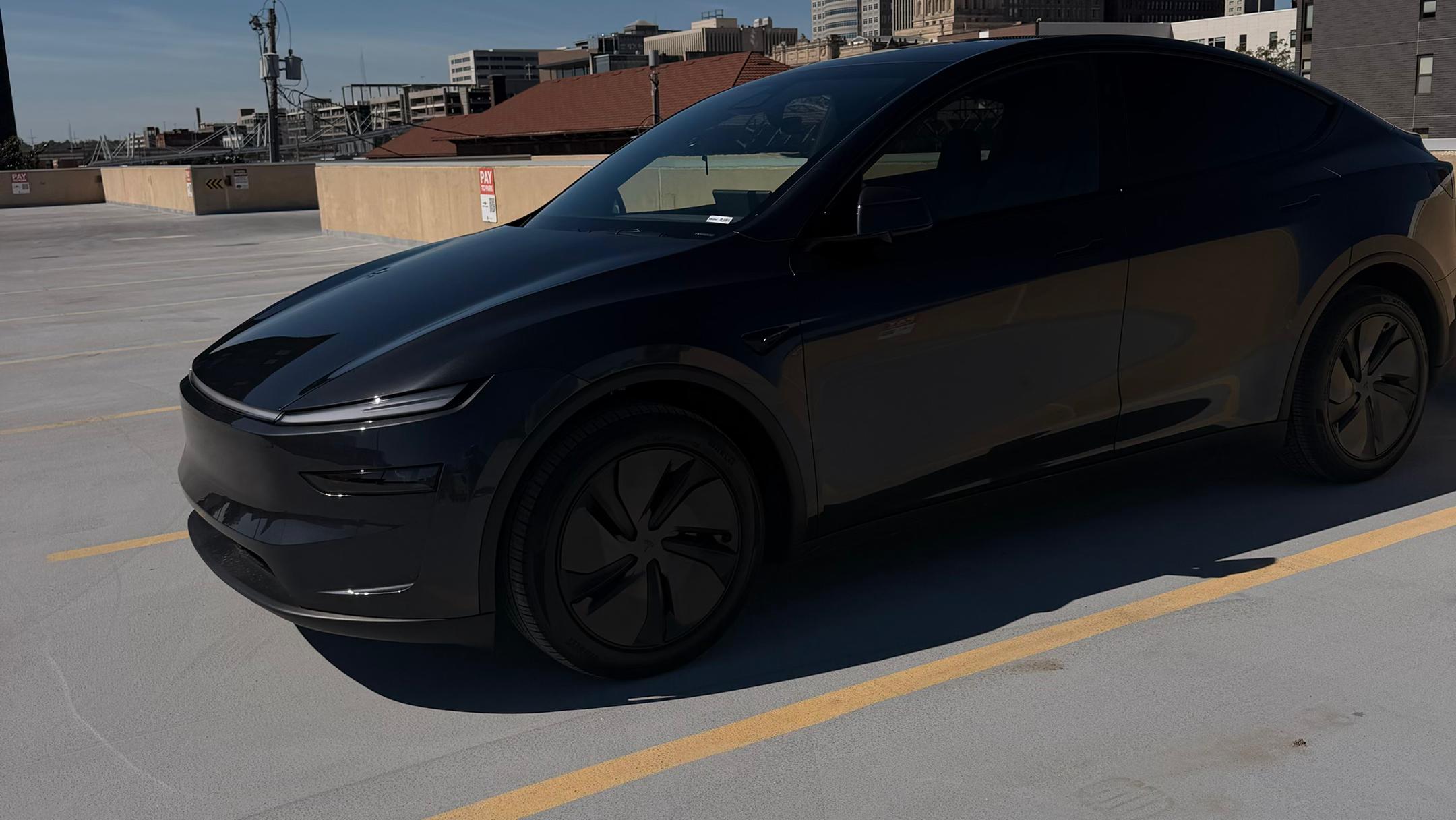 Tesla Model Y 2026 in Grimes, IA