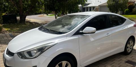 Hyundai ELANTRA 2015