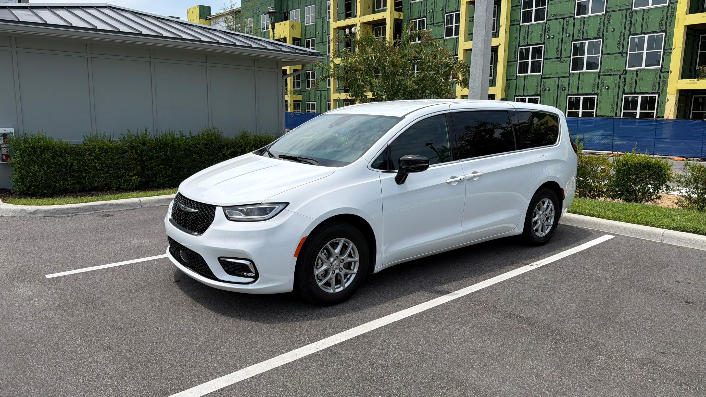 Chrysler Pacifica 2026 in Orlando, FL