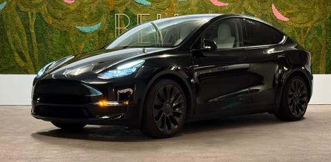Tesla Model Y 2024