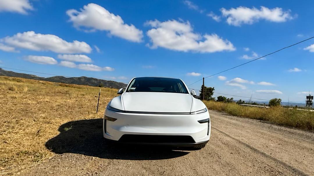 Tesla Model Y 2026 in Redlands, CA