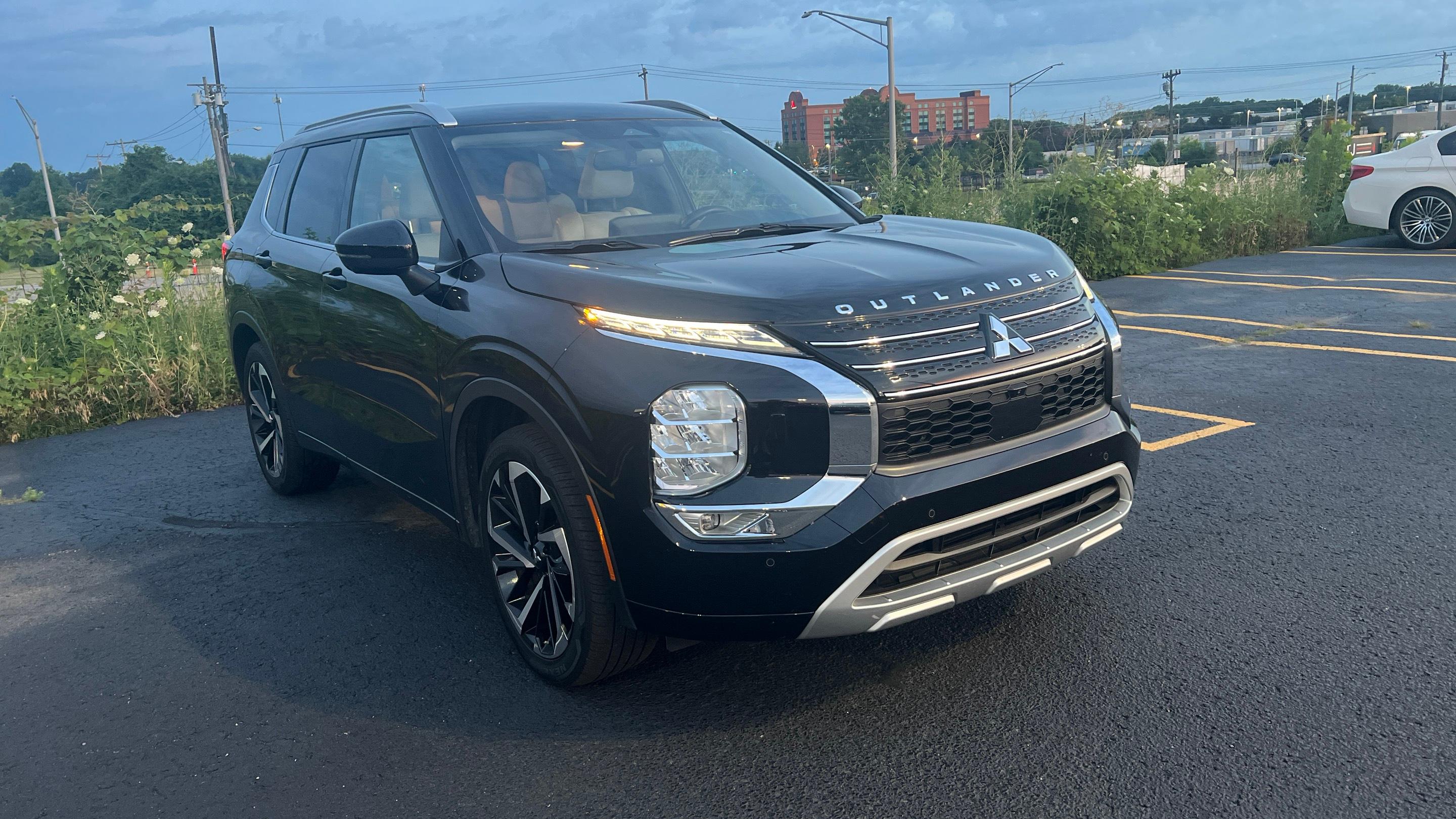 Mitsubishi Outlander 2022 in Hebron, KY