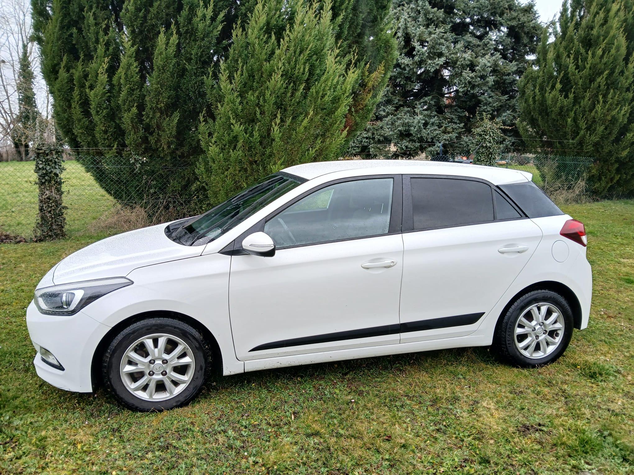 Hyundai i20 2016 à Calvi