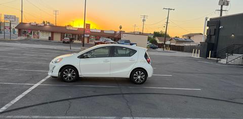 Toyota Prius c 2016