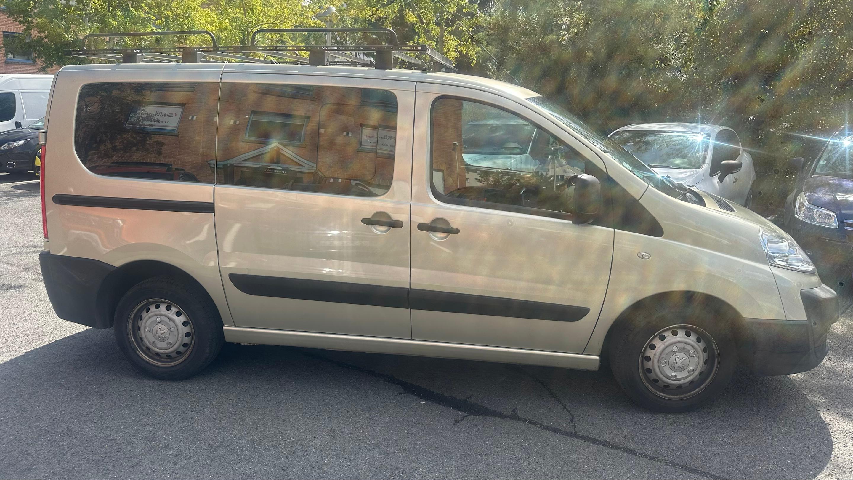 Peugeot EXPERT TEPEE 2015 à Le Plessis-Pâte