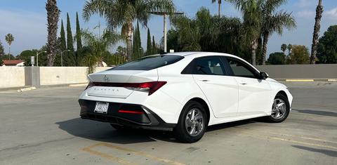 Hyundai Elantra 2025