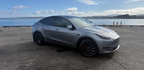 Tesla Model Y 2024