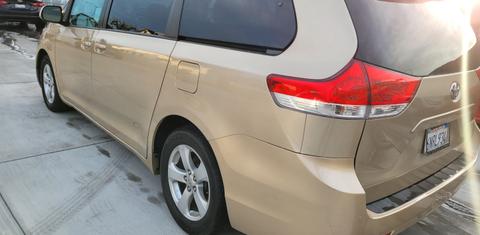 Toyota Sienna 2011