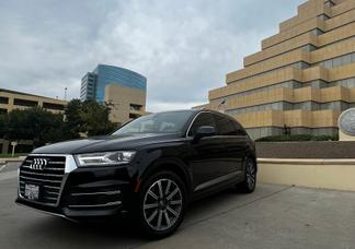 Audi Q7 car