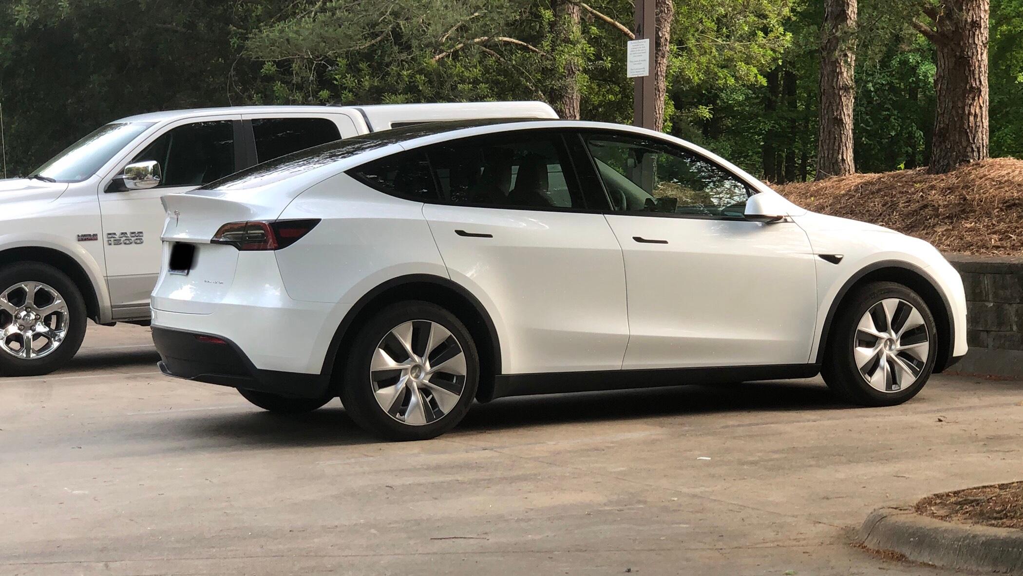 Tesla Model Y 2023 in Charlotte, NC