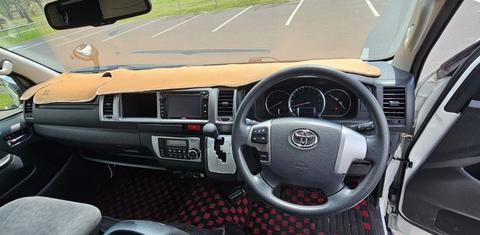 Toyota HIACE 2015